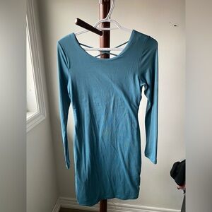 Long sleeved aquamarine dress